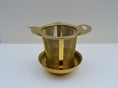 Charger l'image dans la visionneuse de la galerie, Infuseur passoire 5,5cm pour mug + bol ramasse - gouttes or - Flore Norman